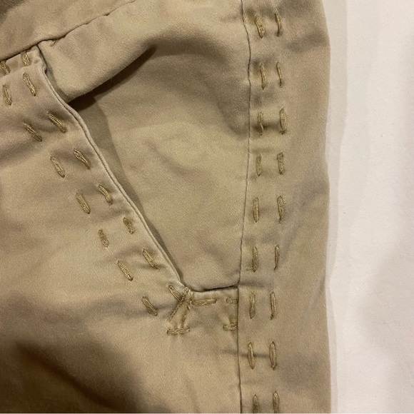 SOMETHING TRICKIE Khaki Bermuda Ladies Shorts Size 9 - Picture 5 of 6